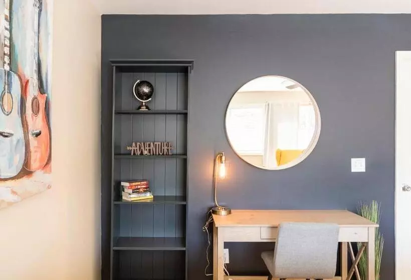 Large 5 Bed Lake Geneva Home 4 Blocks From Lake!