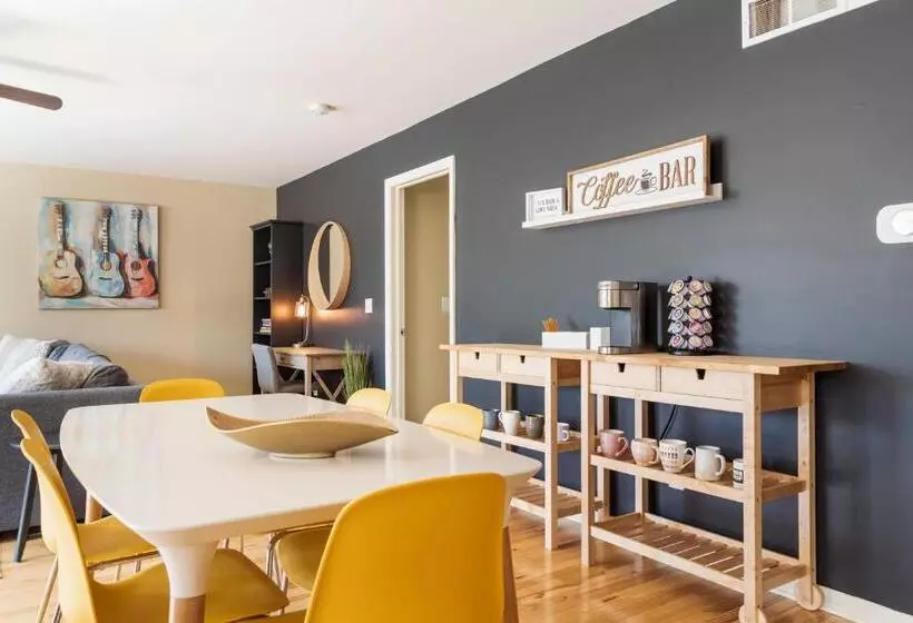 Large 5 Bed Lake Geneva Home 4 Blocks From Lake!