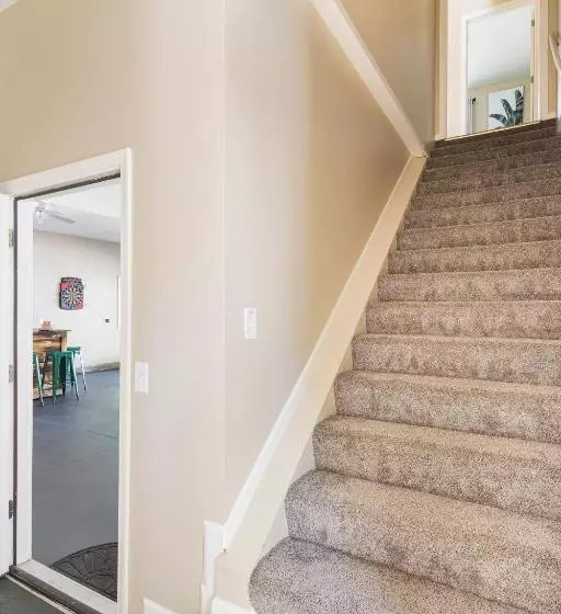 Large 5 Bed Lake Geneva Home 4 Blocks From Lake!