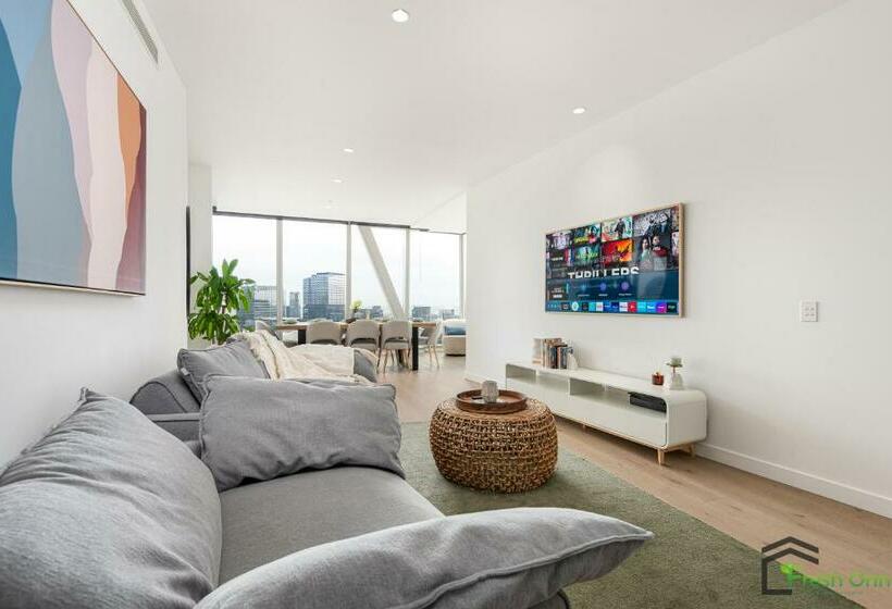 Irresistible 3br2ba Apt West Side Place