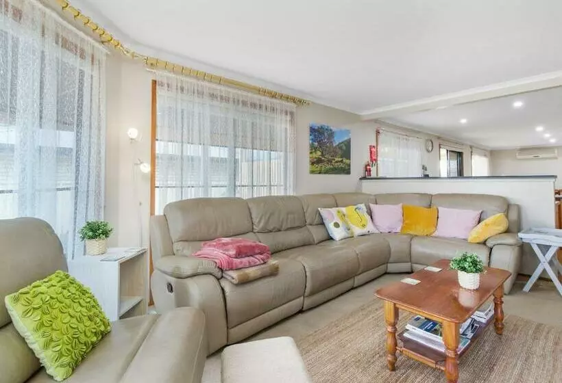 Ti Na Mara 20 Resolute Avenue Normanville