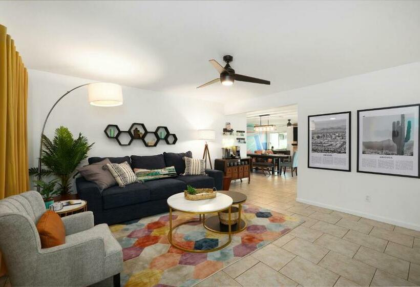 House Of Murals With Heated Pool & Huge Game Room