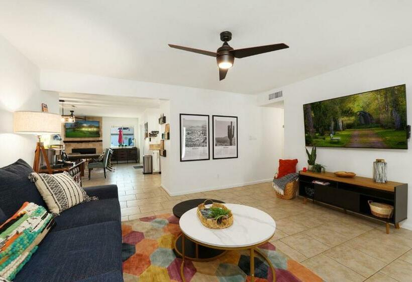 House Of Murals With Heated Pool & Huge Game Room