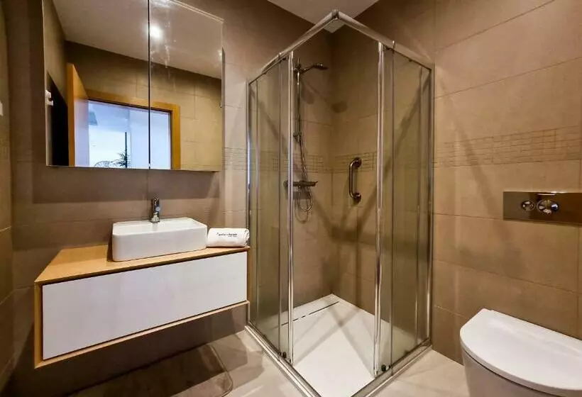 Flh Lagos Central Flat With Terrace