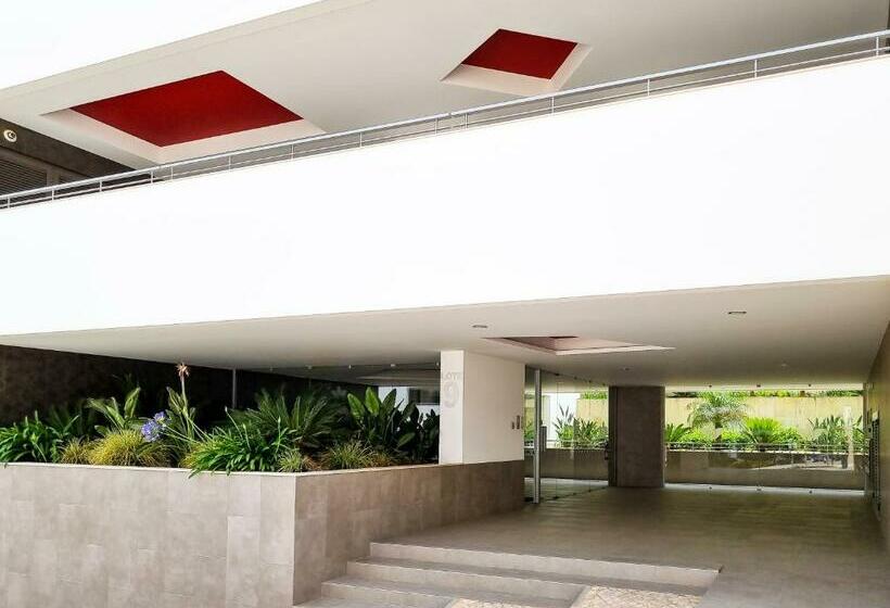 Flh Lagos Central Flat With Terrace