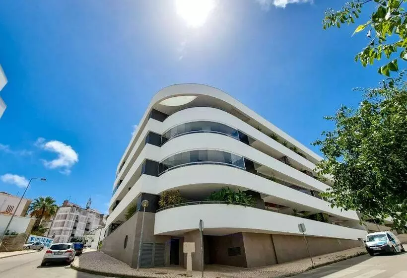 Flh Lagos Central Flat With Terrace