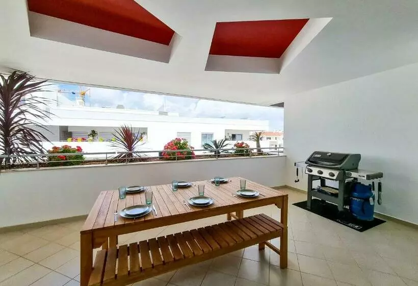 Flh Lagos Central Flat With Terrace