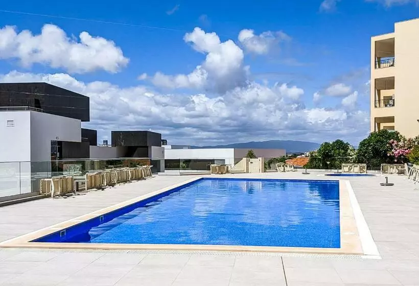 Flh Lagos Central Flat With Terrace