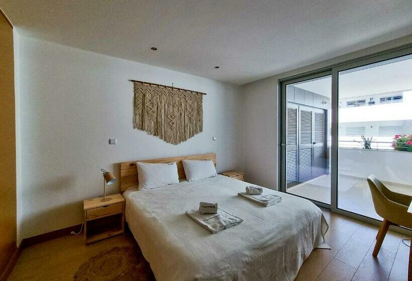 Flh Lagos Central Flat With Terrace