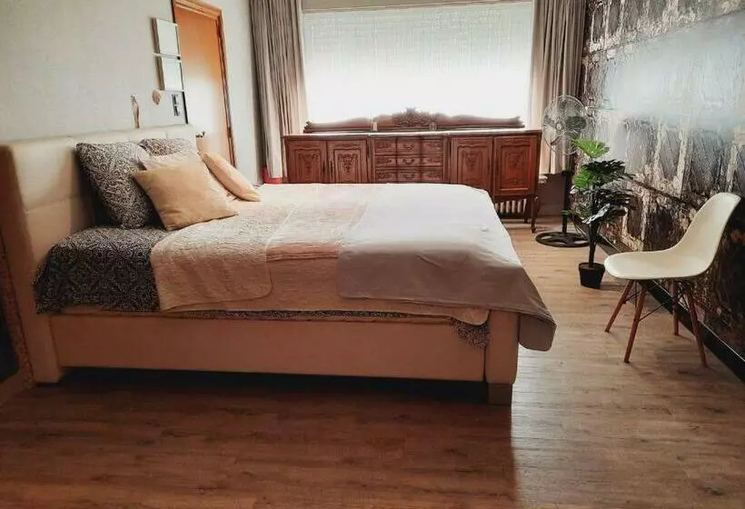 Izegem: Huis Met Een Uitzicht