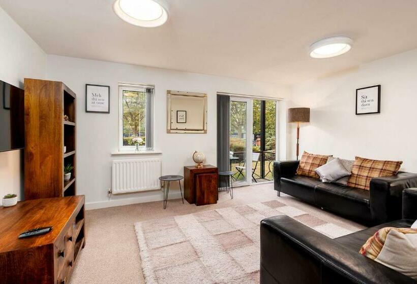 Doncaster Lakeside Reach