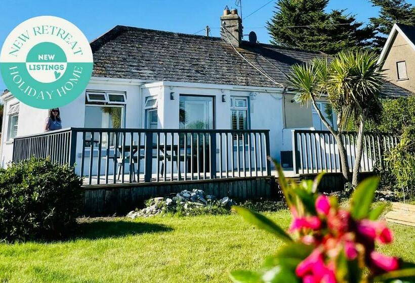 Wavecrest Holiday Cottage
