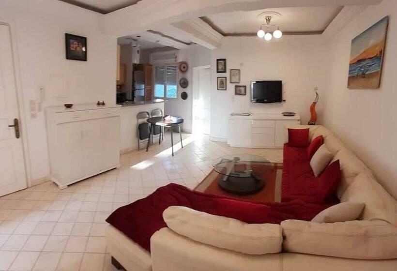 Appartement Confortable à 2 Minutes De La Plage