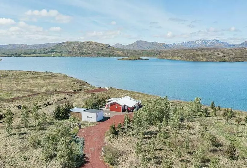 Beautiful Lakehouse By The Golden Circle   Fishing