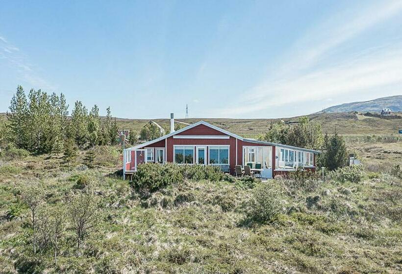 Beautiful Lakehouse By The Golden Circle   Fishing