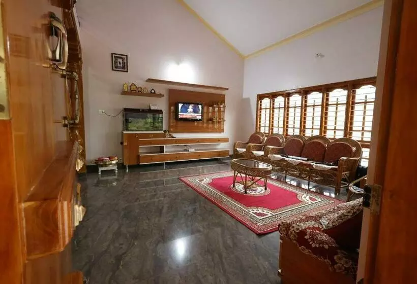 Kodebailu Homestay   3bh Full Villa, Home Food, Coffee Estate