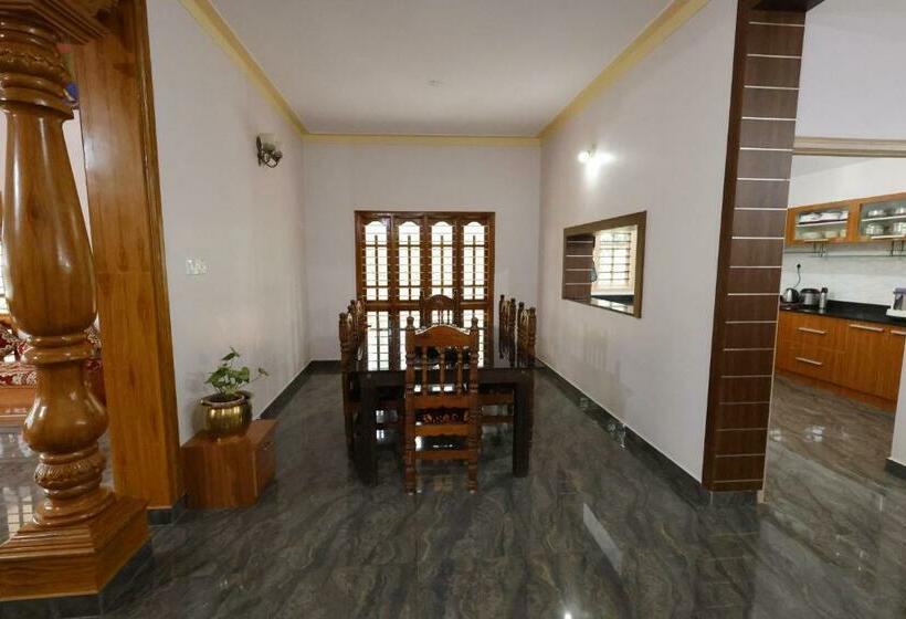 Kodebailu Homestay   3bh Full Villa, Home Food, Coffee Estate
