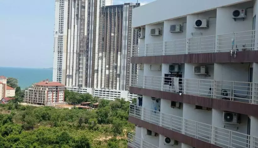 Live The Beachlife In Jomtien Beach Condo, Pattaya