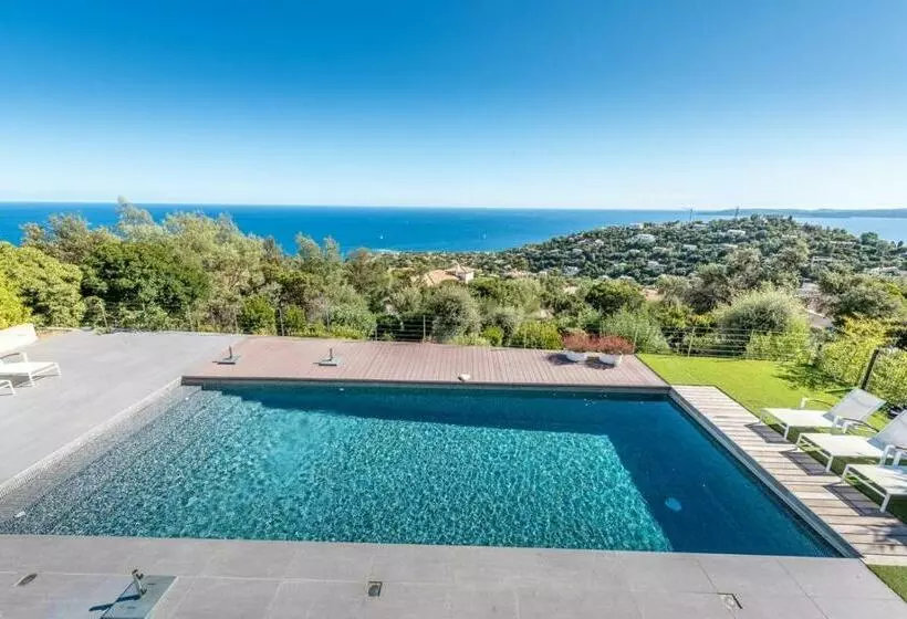 Vue Panoramique Sur La Baie De St Tropez
