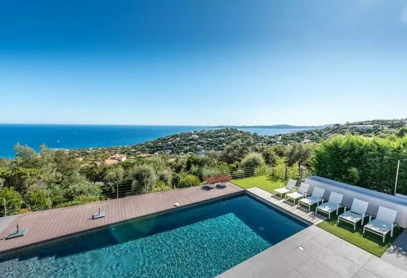 Vue Panoramique Sur La Baie De St Tropez