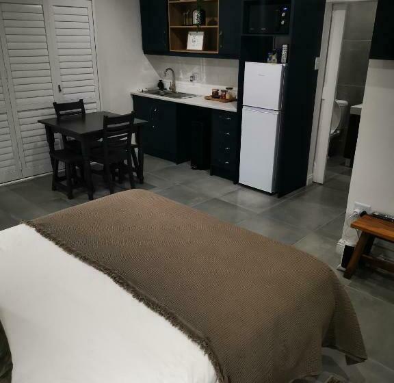 10 Jock Meiring Guesthouse Unit 3