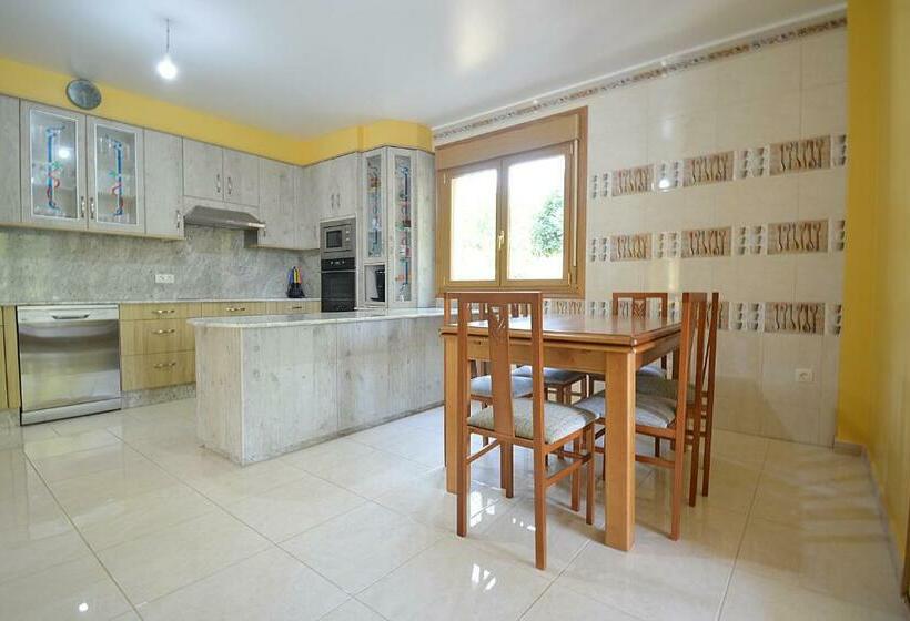Casa Con Jardín Próxima A Vilagarcía De Arousa