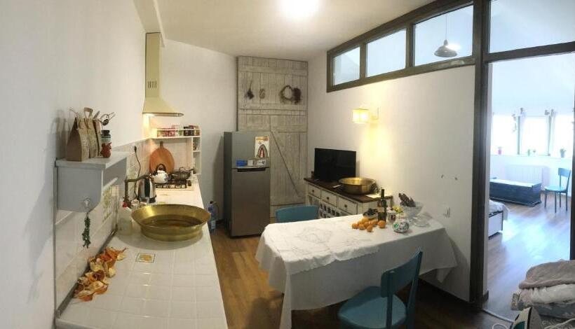 Lemon Tree Apartment