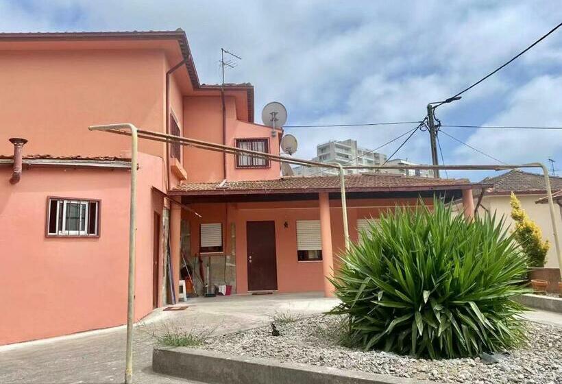 Pink House   Ponte De D. Luís
