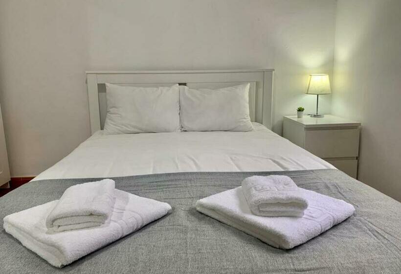 Pink House   Ponte De D. Luís