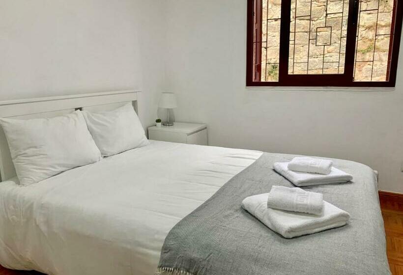 Pink House   Ponte De D. Luís