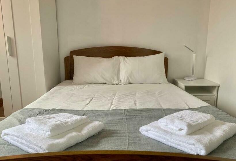 Pink House   Ponte De D. Luís