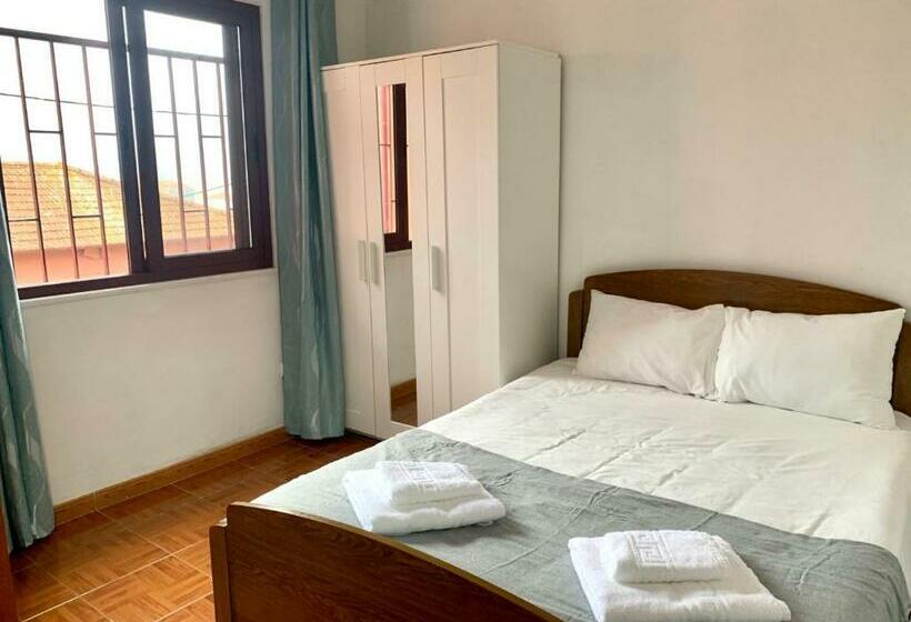 Pink House   Ponte De D. Luís