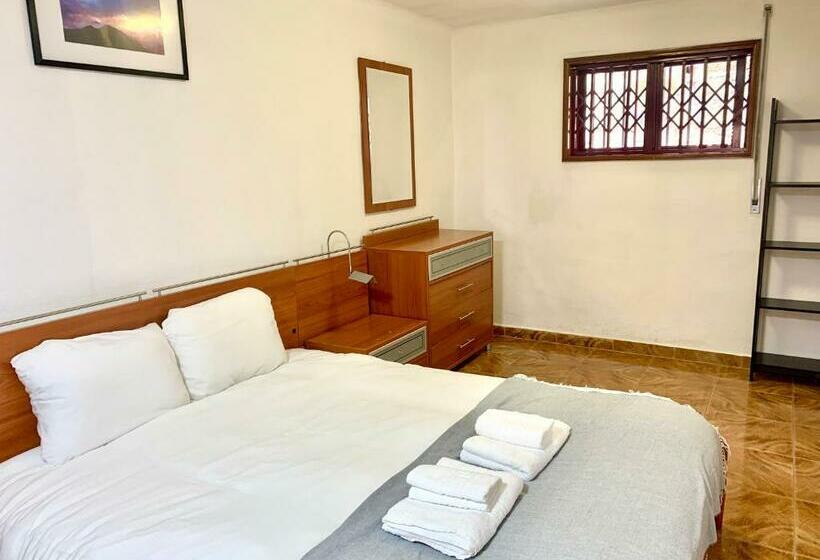 Pink House   Ponte De D. Luís