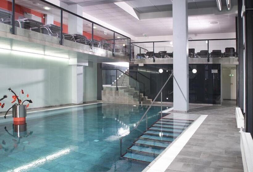 Отель All In Red Thermen