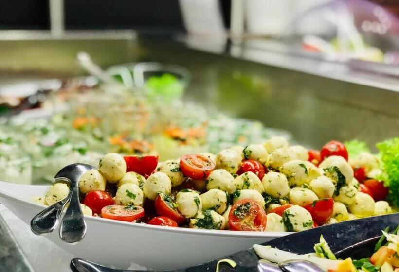 Отель All In Red Thermen