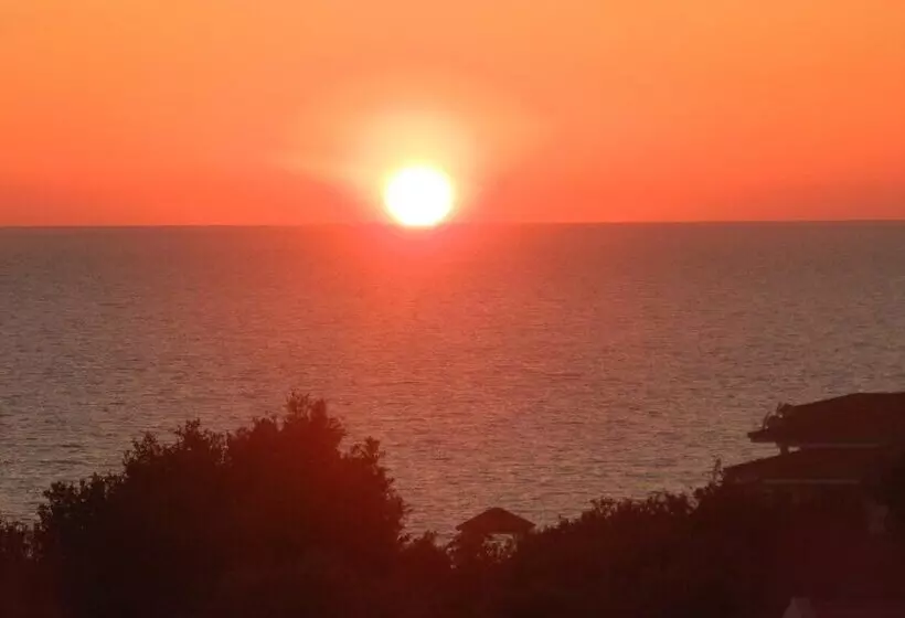 هتل Apartments De Lara