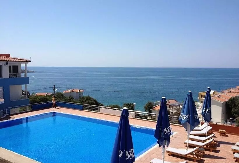 هتل Apartments De Lara