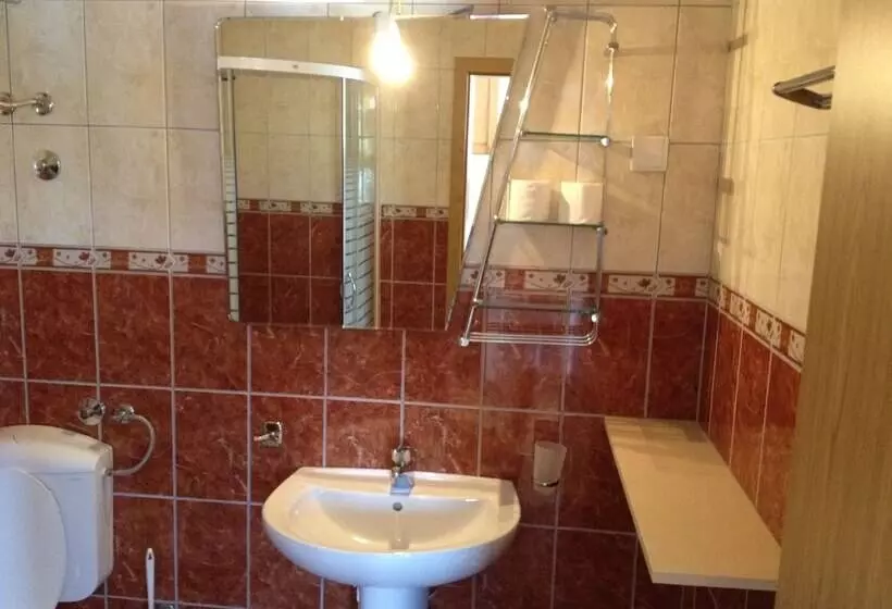 هتل Apartments De Lara