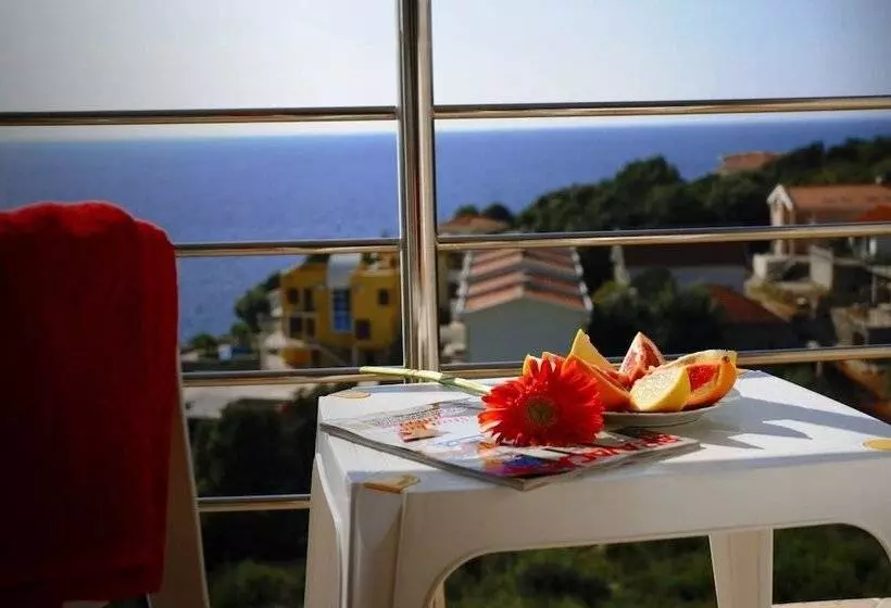 هتل Apartments De Lara