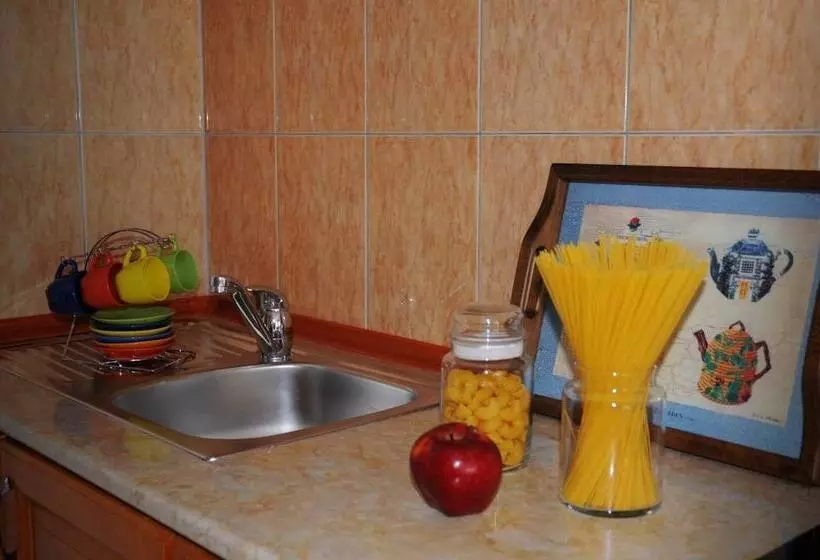 هتل Apartments De Lara