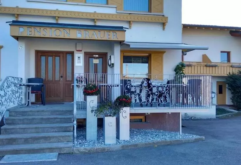 ホテル Haus Brauer
