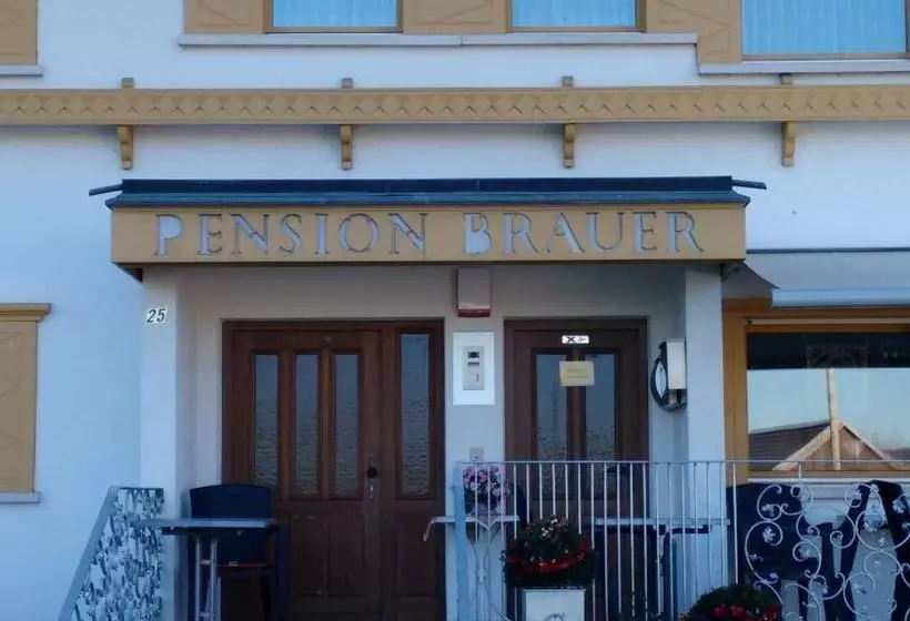 ホテル Haus Brauer