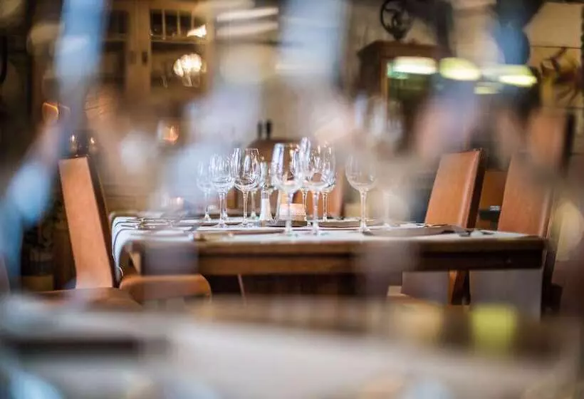 هتل Domaine Du Moulin D'asselborn