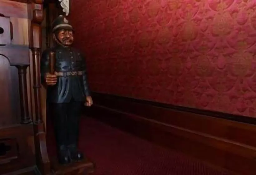 Отель Fellworth House For Solo Travellers