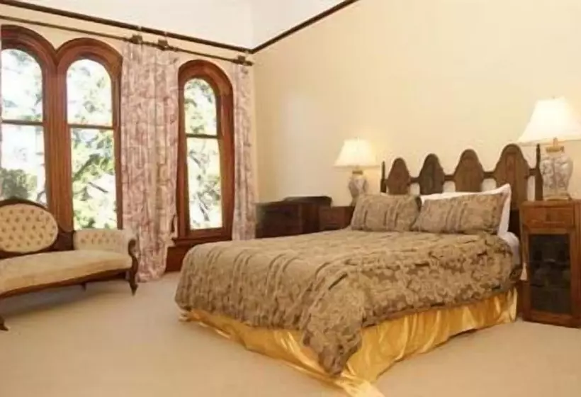 Отель Fellworth House For Solo Travellers