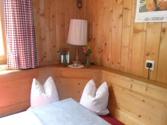 ホテル Huette Ruescher