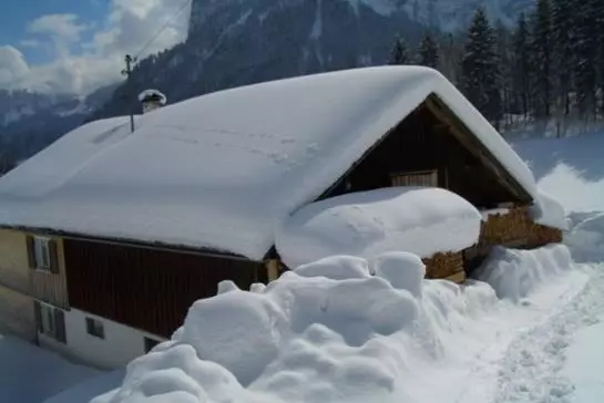 ホテル Huette Ruescher