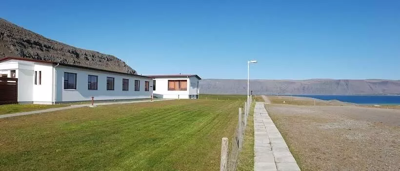 هتل Latrabjarg