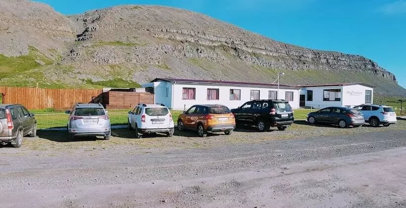 هتل Latrabjarg