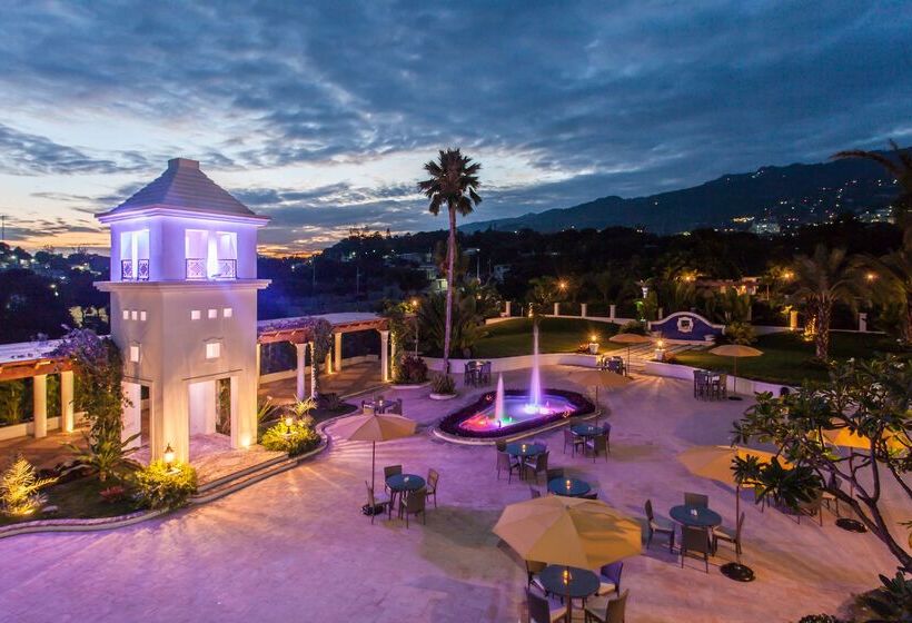 هتل NH Haiti El Rancho